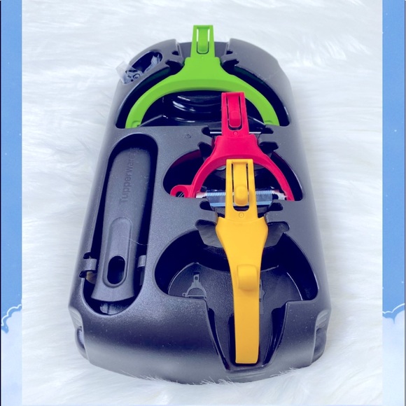 Tupperware peeler set